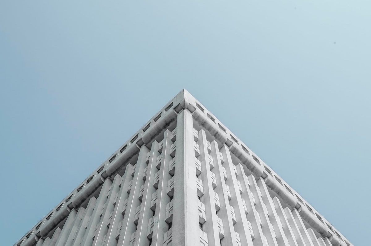 会受处罚吗？部分成都球迷赛后再现不当行为，投掷水瓶+看台斗殴