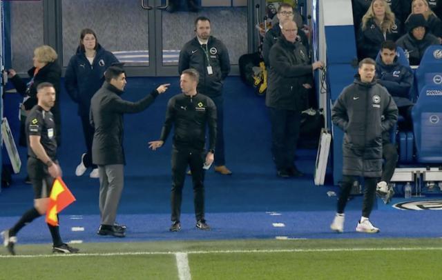 开云APP-冠军焦虑催生丑陋胜利，枪手战术保守or心理保守？